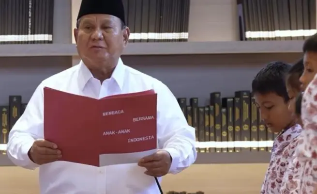 Presiden Prabowo Subianto bersama sejumlah siswa SD membacakan ikrar Sumpah Pemuda dalam video yang diunggah melalui Instagram @prabowo, Rabu (28/10/2026).