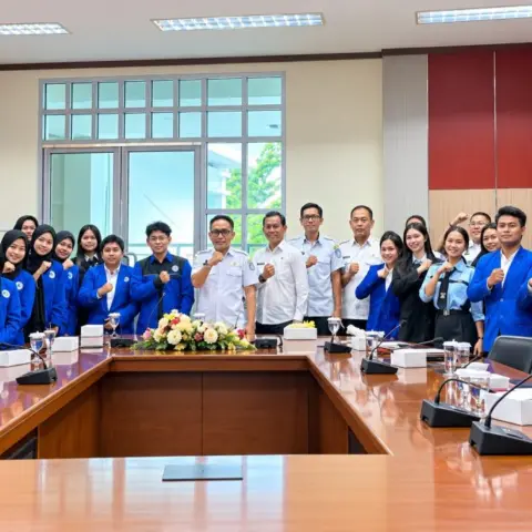 Akademis dari Manajemen Informatika dan Komputer (MIKOM) Pontianak mengenal lebih jauh ekosistem e-government Pemda Kubu Raya, Rabu (14/10/2026). (Foto:DiskominfoKKR)