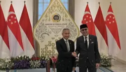 Menteri Luar Negeri RI Arrmanatha Nasir dan Menlu Singapura Vivian Balakrishnan memberikan keterangan pers di Jakarta, Selasa (27/10/2026), terkait rencana pembentukan satgas bersama penanganan karhutla dan kabut asap lintas negara. Foto: Kementerian Luar Negeri Singapura.